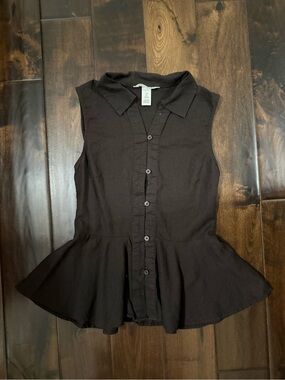 H&M Brown Sleeveless Peplum Button-Up Top